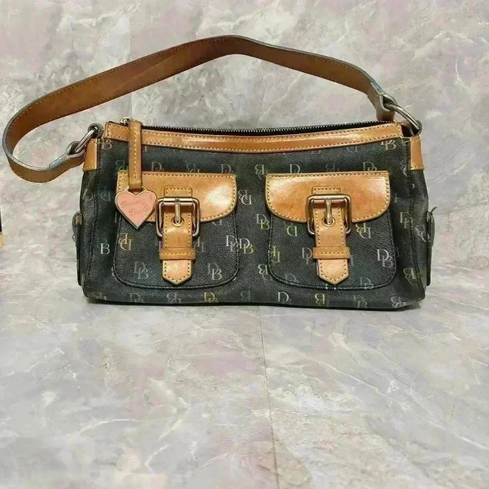 ✨ Vintage Dooney & Bourke Monogrammed Shoulder bag
